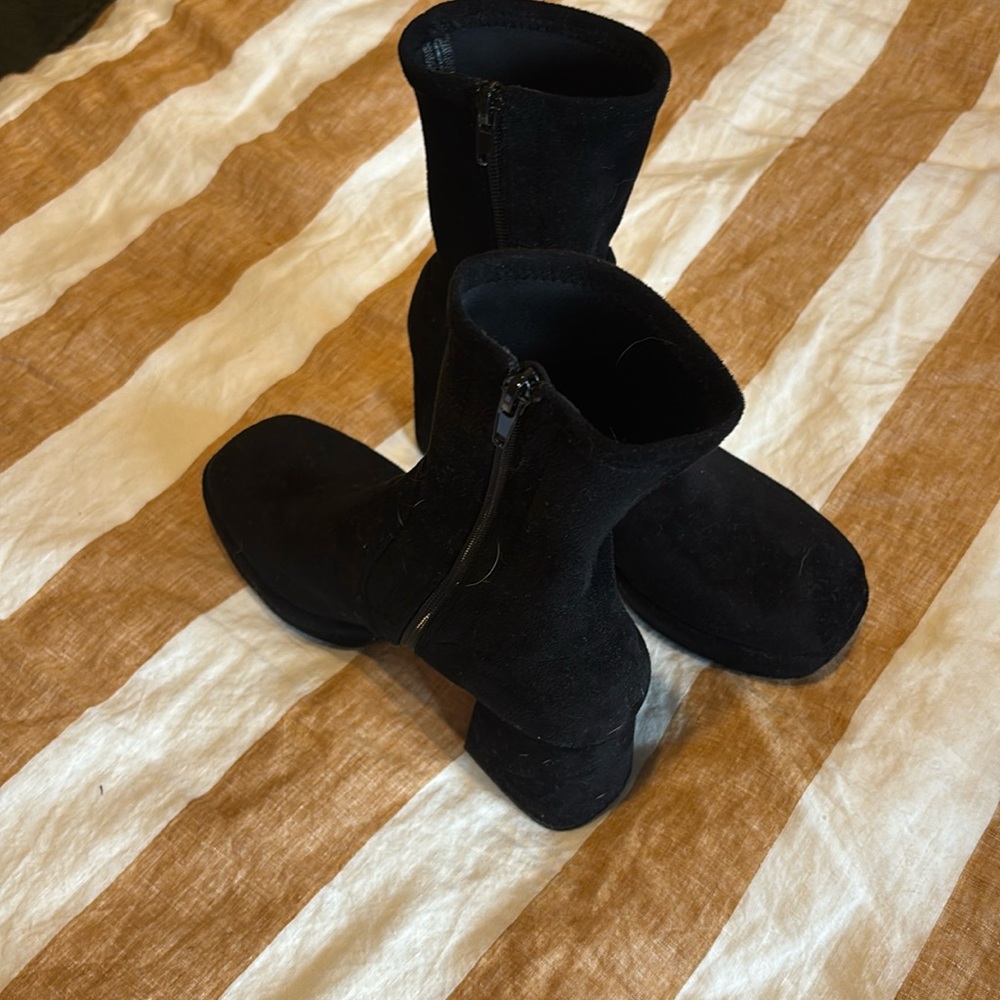 Suede boots